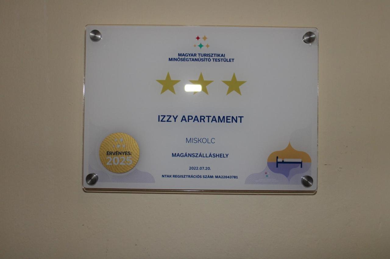Izzy Apartament Apartment Miskolc Exterior photo